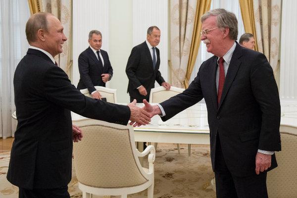 Orta menzilli nükleer füze anlaşması(INF)  ve John Bolton -Trump -Putin üçgeni