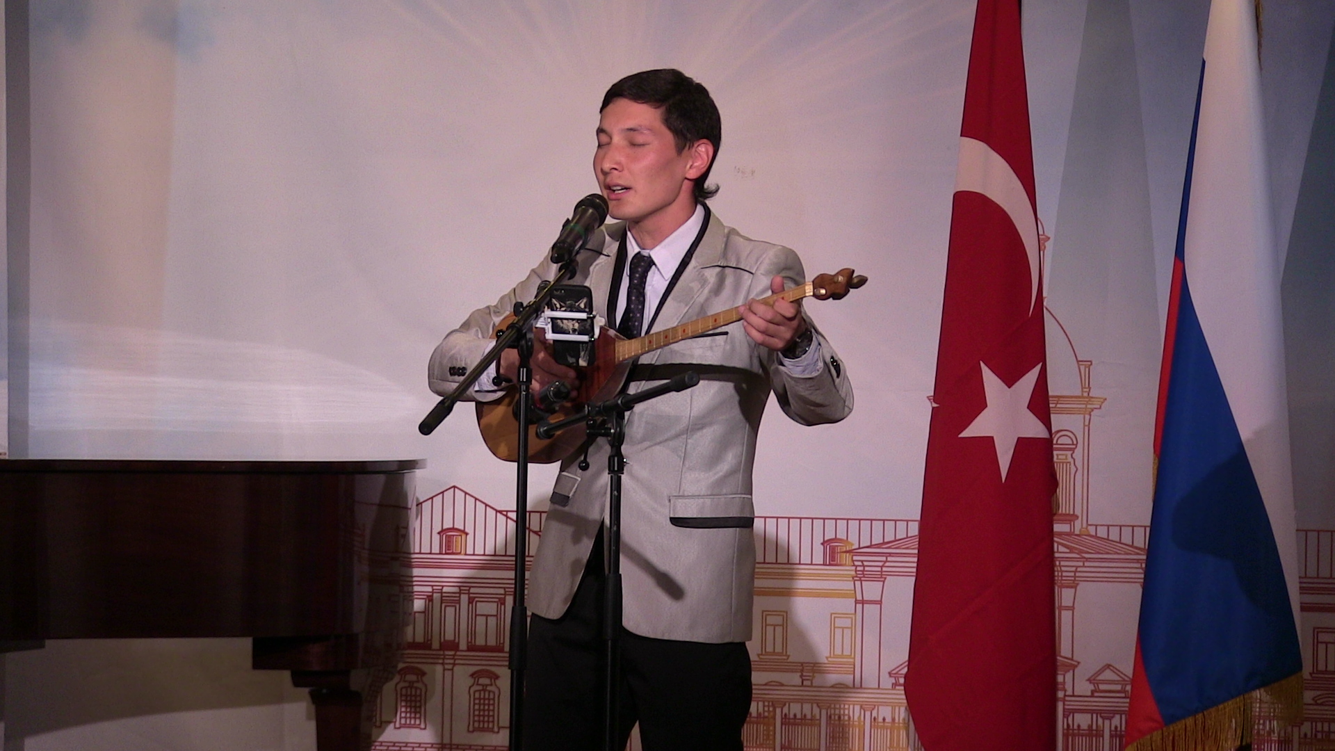 Moskova Belediyesi Milletler Evi’nde Türk Müziği Konseri düzenlendi