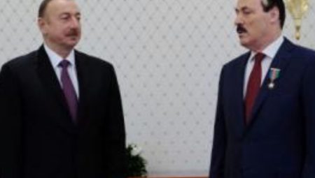 Ильхам Алиев вручил главе Дагестана орден «Достлуг»
