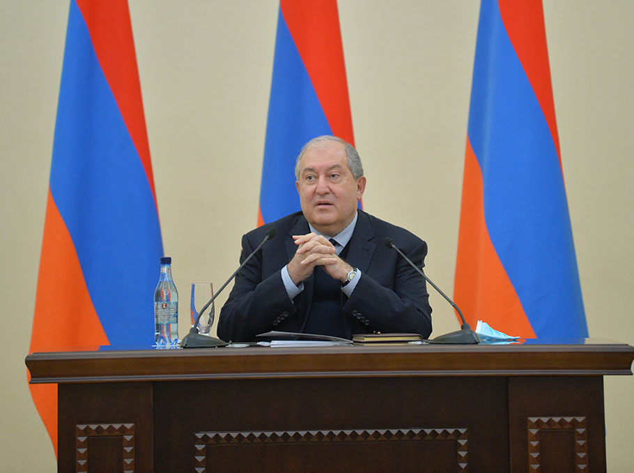 Ermenistan Cumhurbaşkanı Arman Sarkisyan anamuhalefet lideri mi oldu