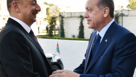 10 января Президент Азербайджанской Республики Ильхам Алиев дал интервью местным телевизионным каналам