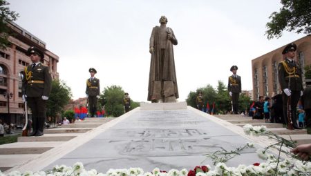 Russia Unhappy With Armenian Statue