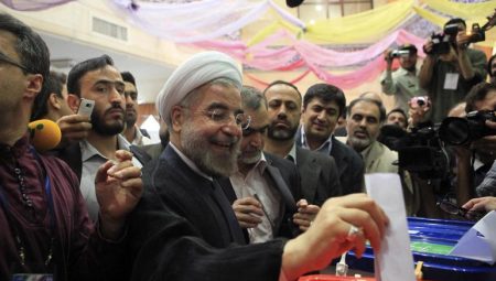 Ruhani yeni devletin göreve başlama töreninde ne mesajlar verdi?