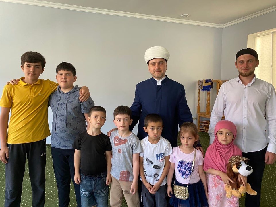 Динислам Шарипов: Муфтий Рушан Абясов посетил мусульманский центр города
