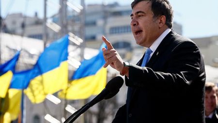 Gürcistanda  Saakaşvili vatandaşlıktan çıkarıldı